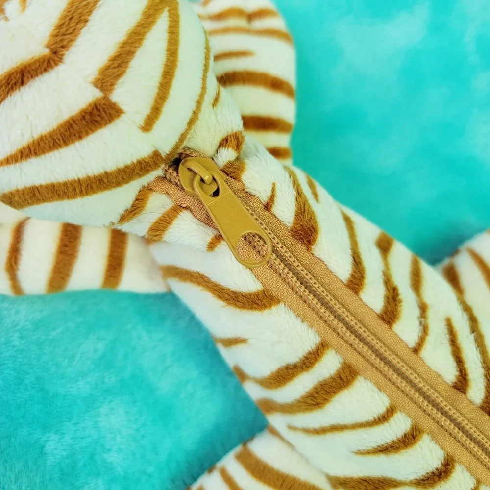 NEW adorable tiger design zippered pencil case